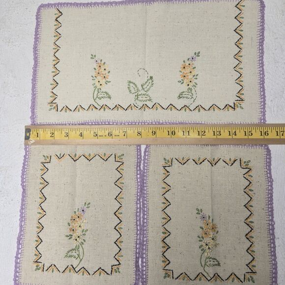 Hand Embroidered Flowers Tea Towel Table Cover Set Vintage 50s Bridgerton Chic - Picture 3 of 4